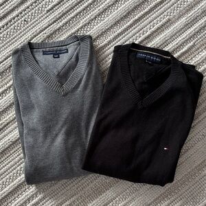 Tommy Hilfiger V-Neck Sweater Set - Black and Gray